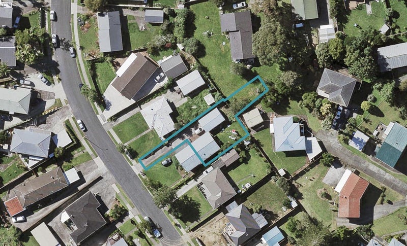 33B Megan Avenue, Pakuranga Heights, Auckland - Carousel 1