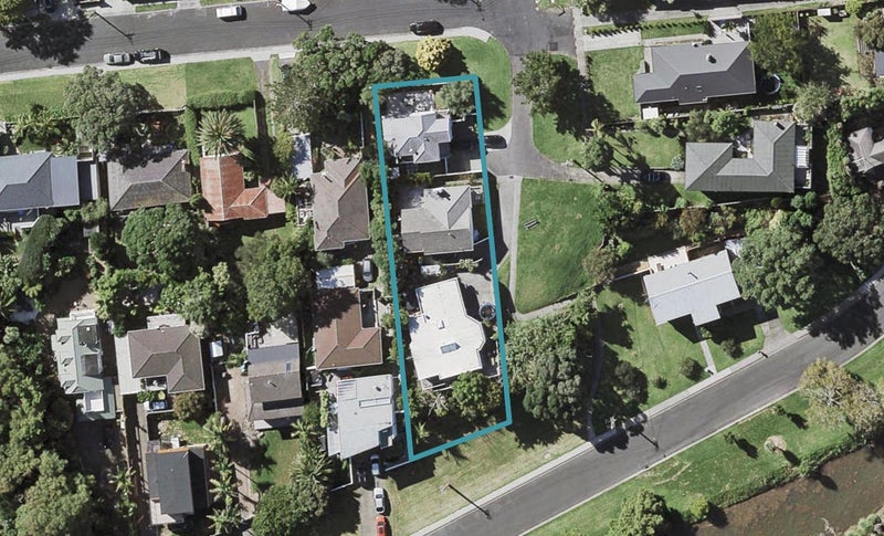 1/53 Hanlon Crescent, Narrow Neck, Auckland - Carousel 1