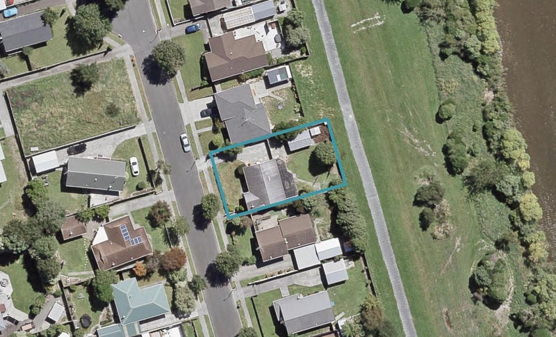 26 Delaware Grove, Totara Park, Upper Hutt - Carousel 1