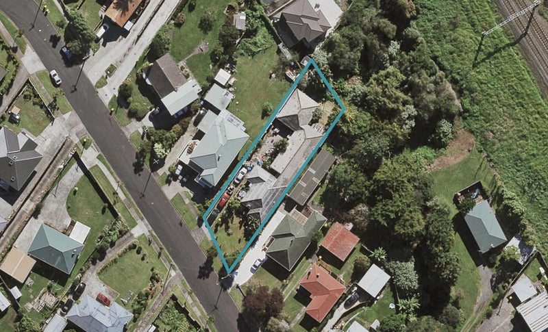 44 Ashlynne Avenue, Papatoetoe, Auckland - Carousel 1