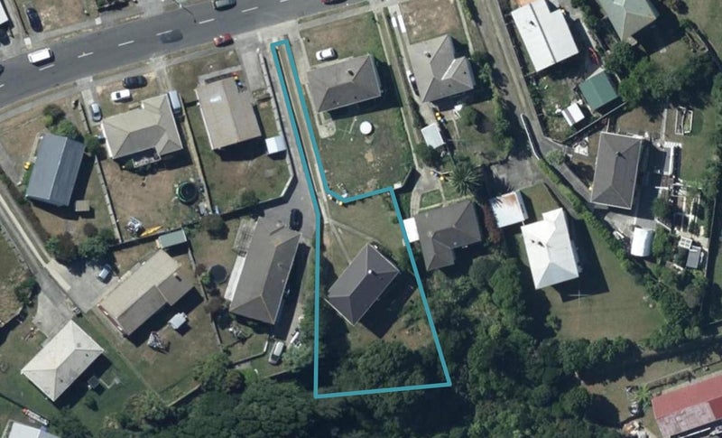33 Takapuwahia Drive, Takapuwahia, Porirua - Carousel 1