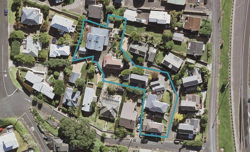 3/14 Beach Road, Northcote Point, Auckland - Carousel 1