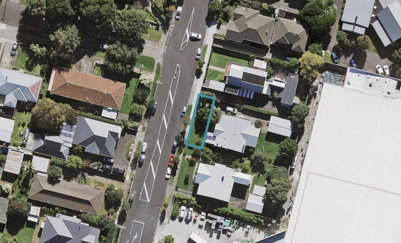 1/13 Crown Street, Royal Oak, Auckland - Carousel 1