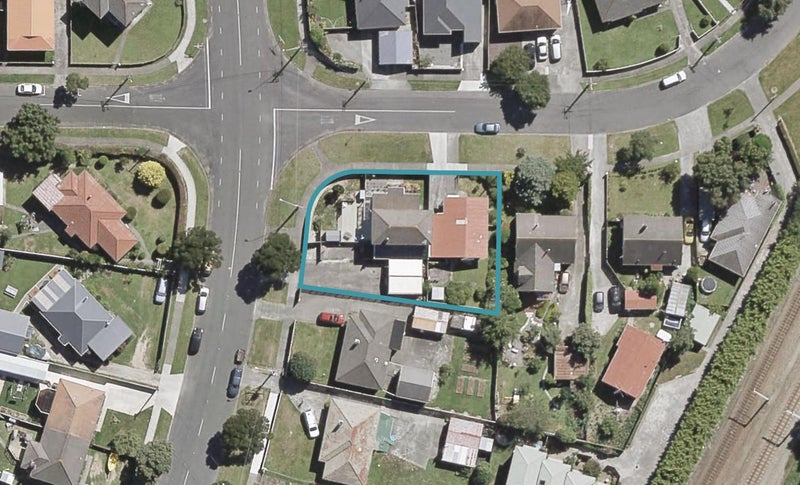 2 Waldie Grove, Avalon, Lower Hutt - Carousel 1