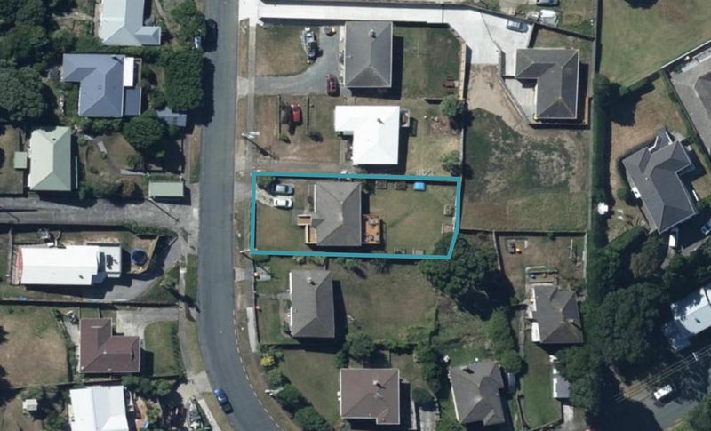 76 Tireti Road, Titahi Bay, Porirua - Carousel 1