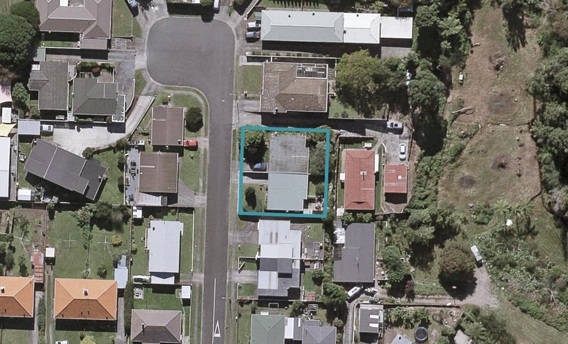 1/6 Brierley Place, Marfell, New Plymouth - Carousel 1