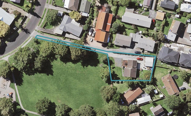 12 Glennandrew Drive, Half Moon Bay, Auckland - Carousel 1