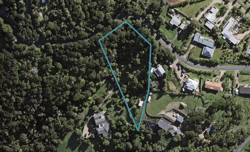 63 View Road, OSTEND, WAIHEKE ISLAND - Carousel 1