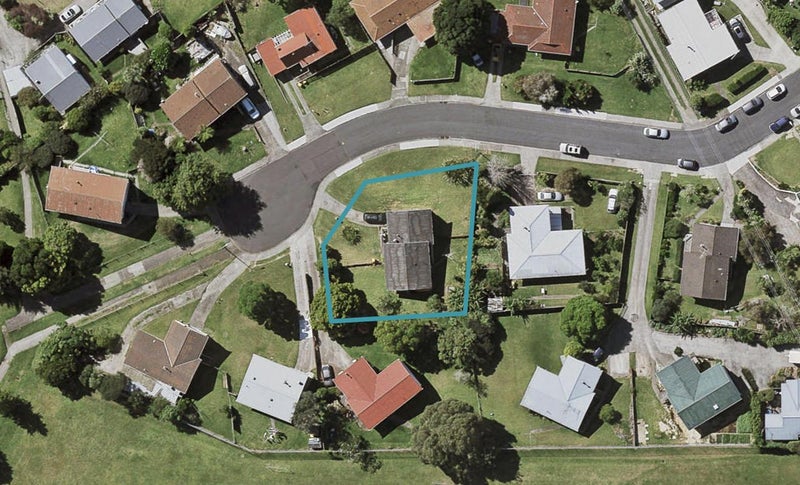 26 Tawavale Crescent, Totara Vale, Auckland - Carousel 1