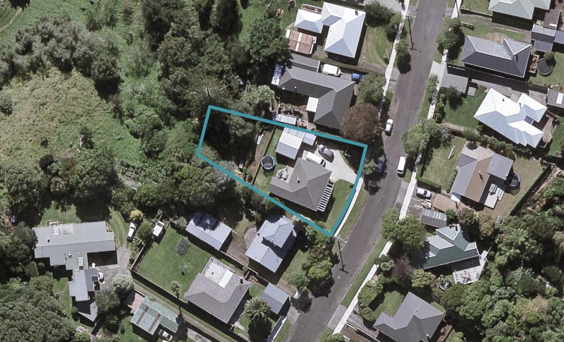 39 Budleigh Street, Frankleigh Park, New Plymouth - Carousel 1