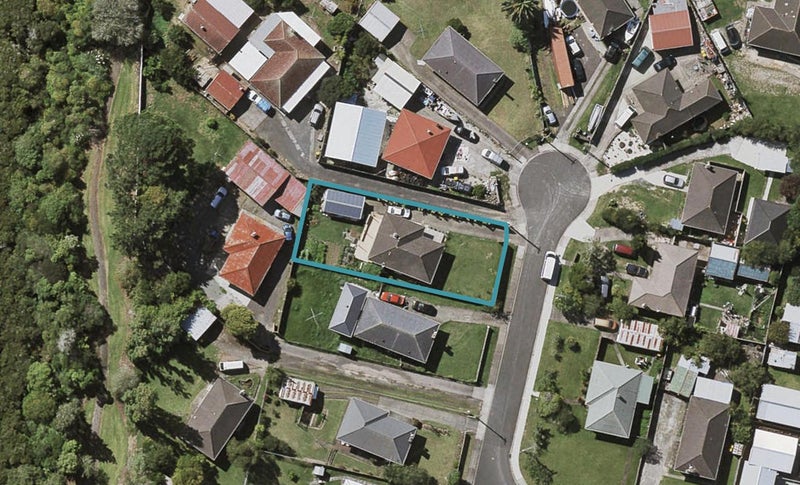 17 Bolton Place, Otara, Auckland - Carousel 1