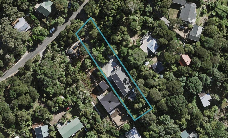 46 Hekerua Road, Oneroa, Waiheke Island - Carousel 1