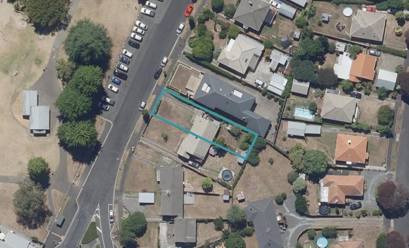 17 Jellicoe Drive, Hamilton East, Hamilton - Carousel 1