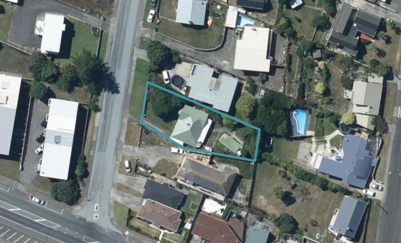 4 Whanake Street, Titahi Bay, Porirua - Carousel 1