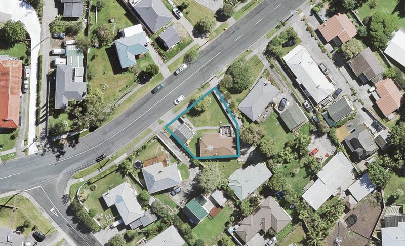 84 Glengarry Road, Glen Eden, Auckland - Carousel 1