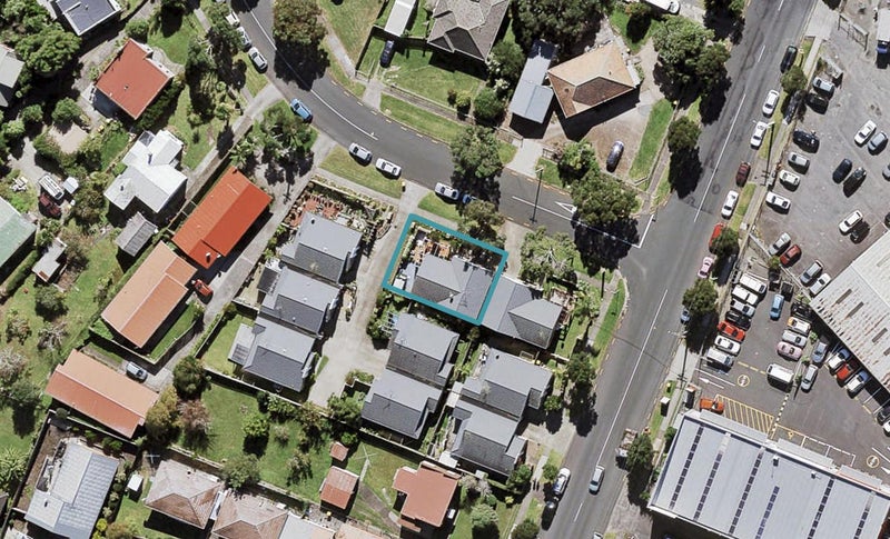 2A Reid Road, New Lynn, Auckland - Carousel 1