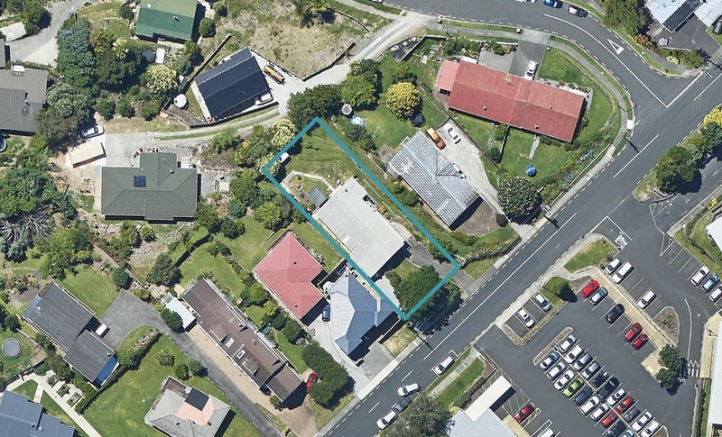 15 Clarke Street, Gate Pa, Tauranga - Carousel 1