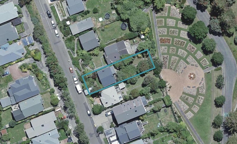 24 Standen Street, Karori, Wellington - Carousel 1