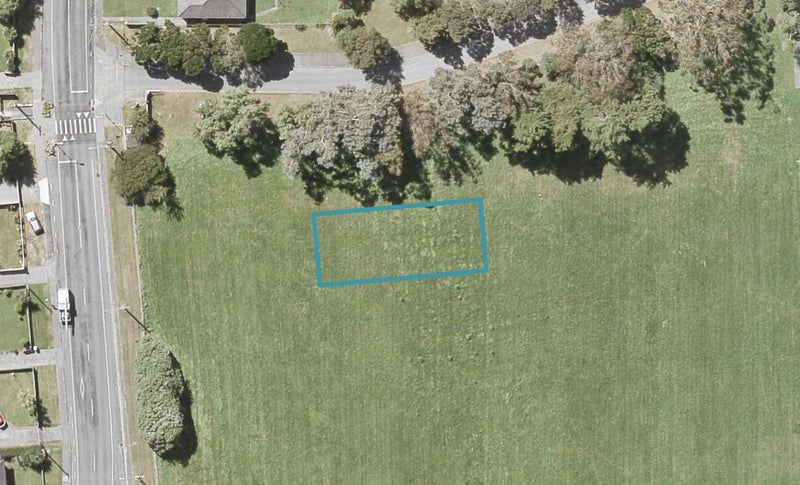 4 Pukeatua Place, Wainuiomata, Lower Hutt - Carousel 1