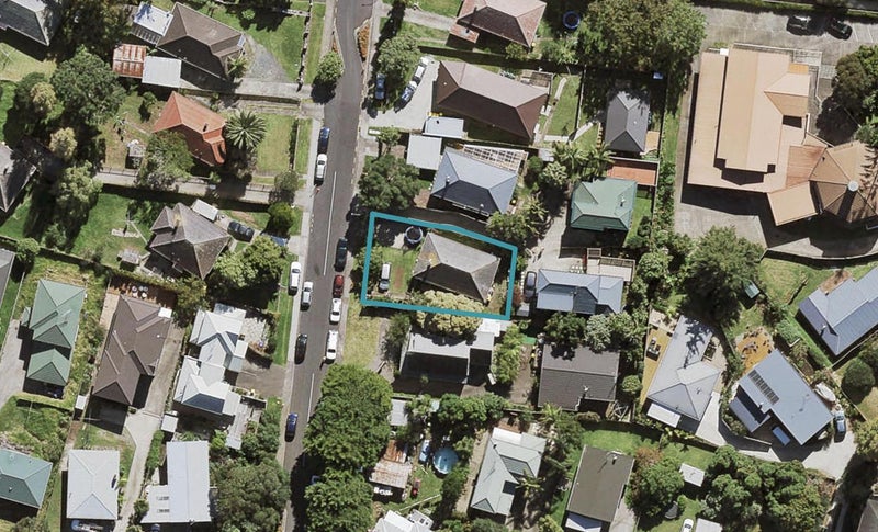 7 Potter Avenue, Northcote, Auckland - Carousel 1