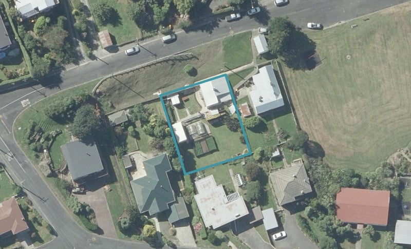 46 Totara Street, Ravensbourne, Dunedin - Carousel 1