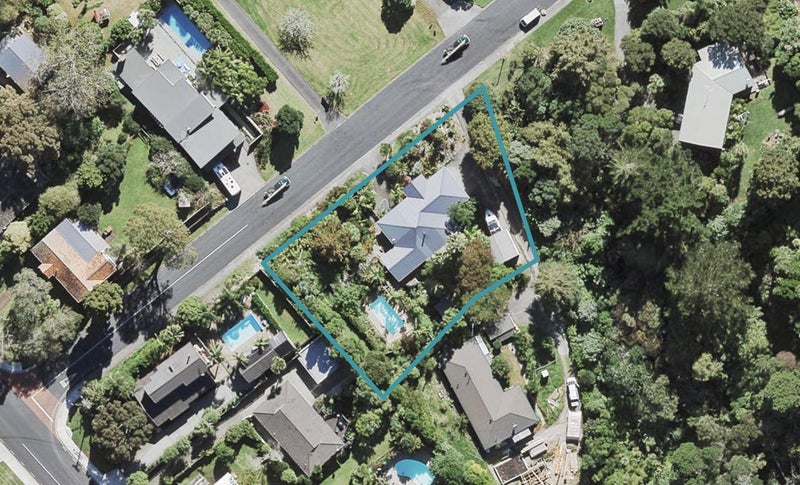 1 Pounamu Avenue, Greenhithe, Auckland - Carousel 1