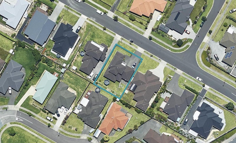 11 Merlot Drive, Pyes Pa, Tauranga - Carousel 1