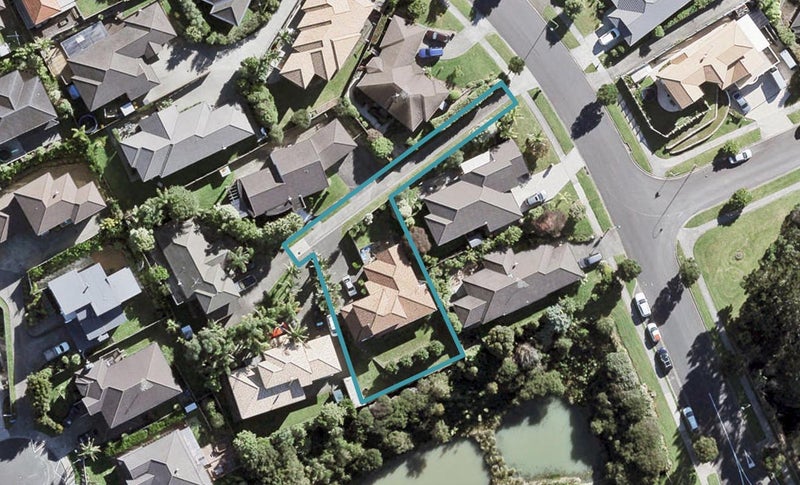 10 Rising Parade, Fairview Heights, Auckland - Carousel 1