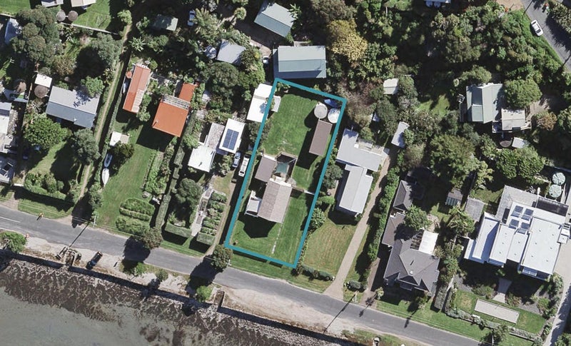 28 The Esplanade, Oneroa, Waiheke Island - Carousel 1