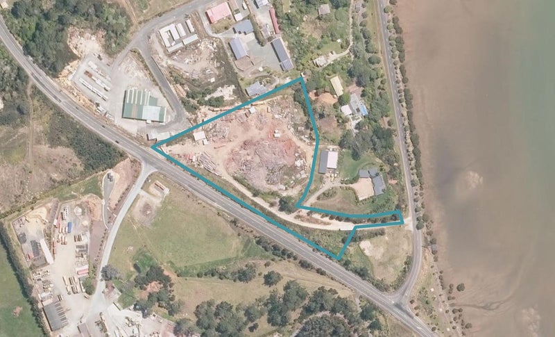 8 Waterfront Drive, Mangonui, Mangōnui - Carousel 1