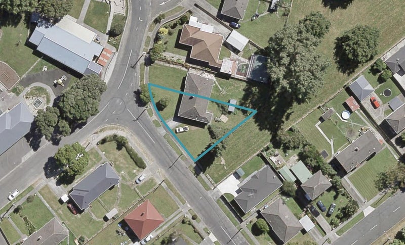 41 Roberts Street, Epuni, Lower Hutt - Carousel 1