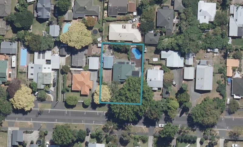 9 Young Street, Claudelands, Hamilton - Carousel 1