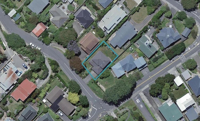 31 Aplin Terrace, Ngaio, Wellington - Carousel 1