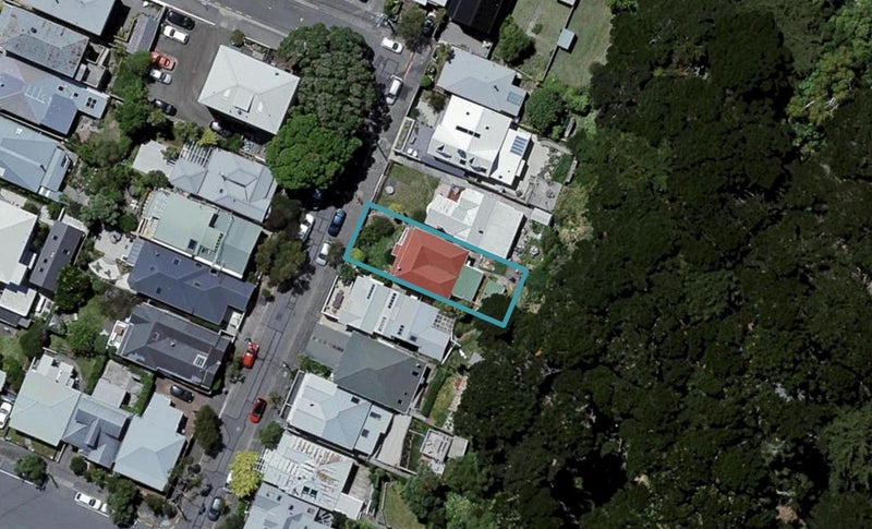 17 Scarborough Terrace, Mount Victoria, Wellington - Carousel 1