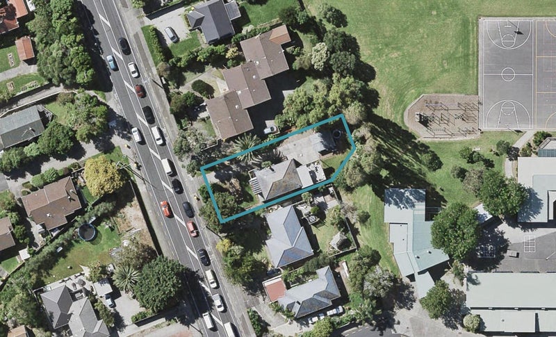 194 Lake Road, Belmont, Auckland - Carousel 1