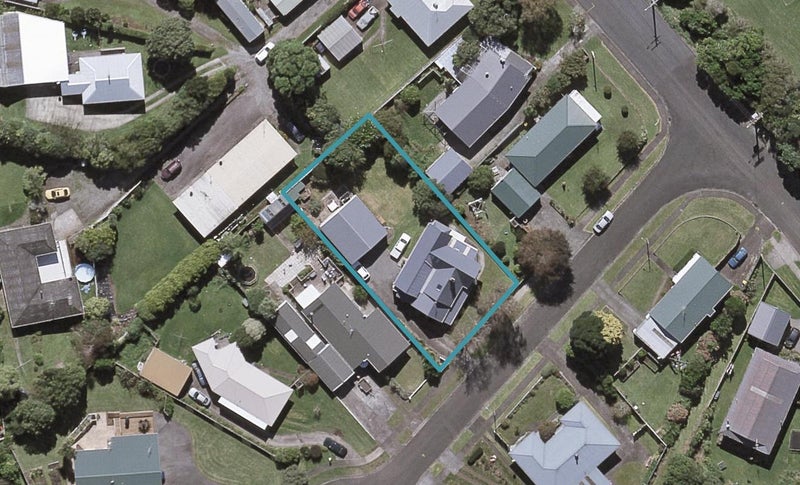 4 Handley Place, Glen Avon, New Plymouth - Carousel 1