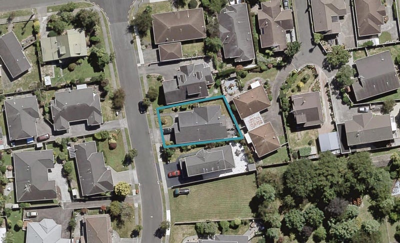 5 Comeskey Grove, Elderslea, Upper Hutt - Carousel 1