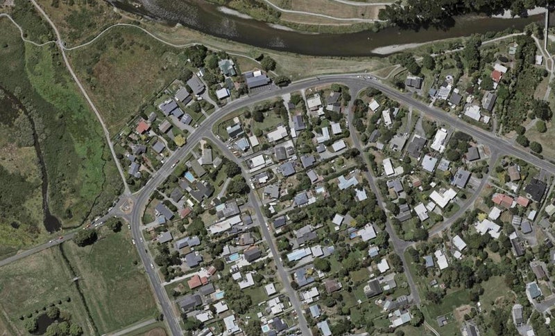3 Ruru Road, Otaihanga, Paraparaumu - Carousel 1