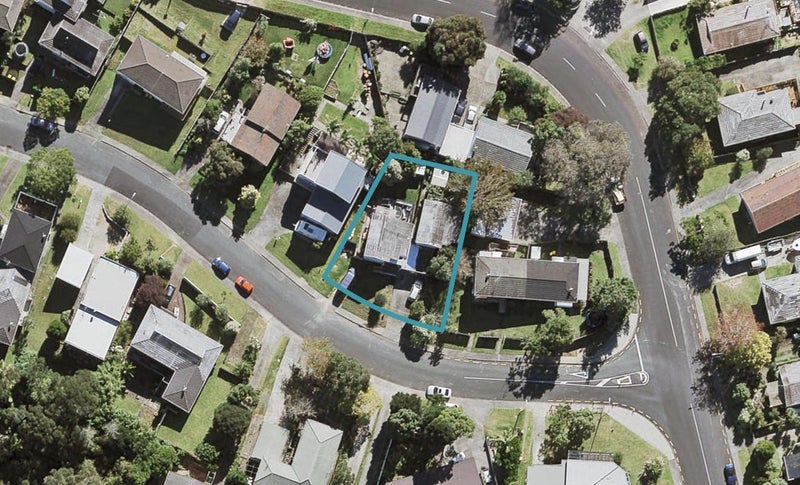 1/3 Simon Ellice Drive, Bayview, Auckland - Carousel 1