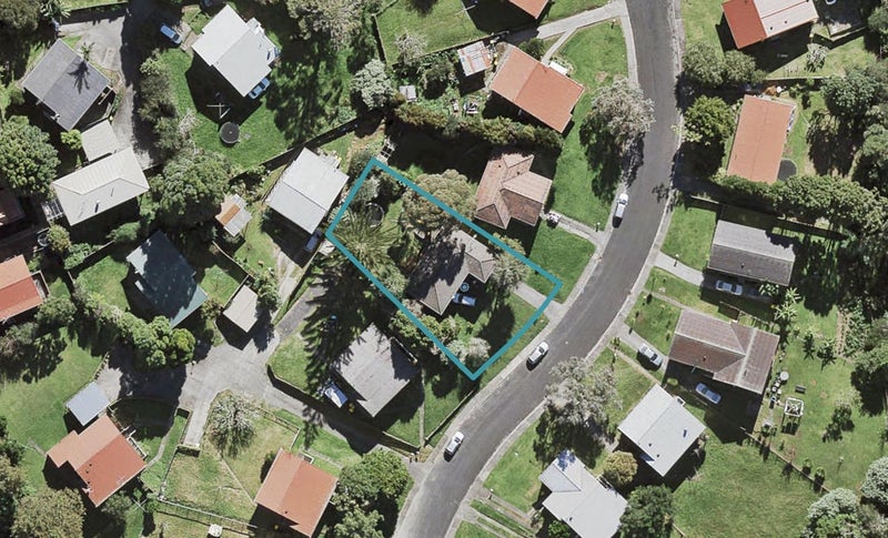 28 Lysander Crescent, Beach Haven, Auckland - Carousel 1