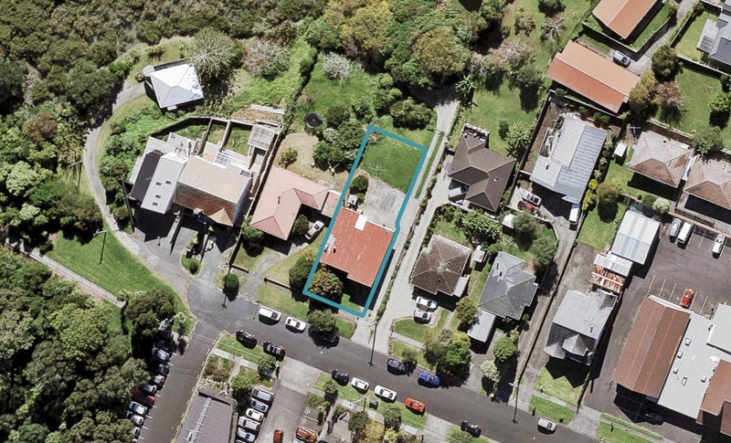 8 Hugh Brown Drive, New Lynn, Auckland - Carousel 1