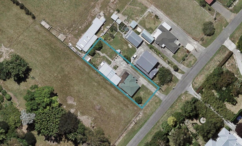 911 Park Road South, Longlands, Hastings - Carousel 1