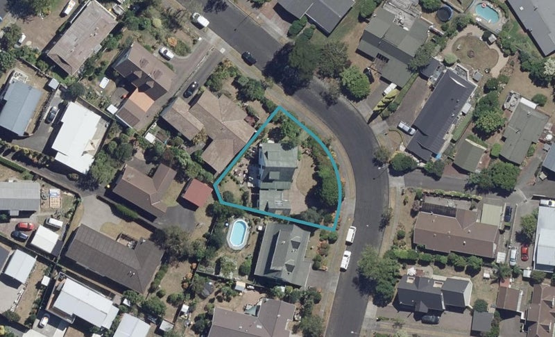 8 Ngaio Place, Pukete, Hamilton - Carousel 1