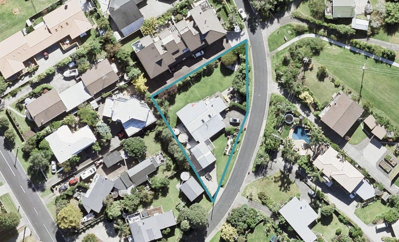 4 Brown Street, Manly, Whangaparaoa - Carousel 1
