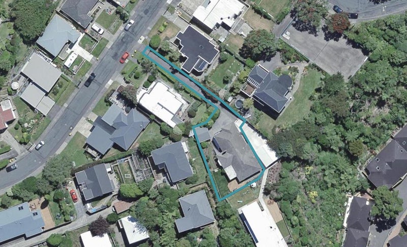 8 David Crescent, Karori, Wellington - Carousel 1