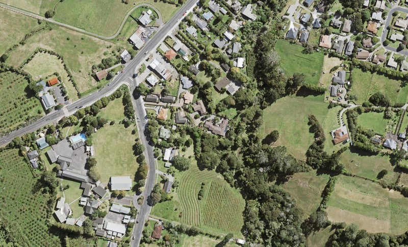 4D Shaw Road, Oratia, Auckland - Carousel 1