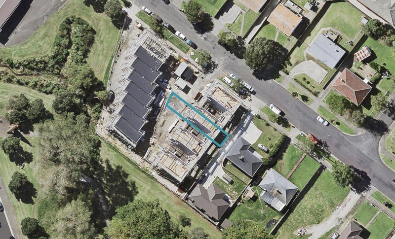 11/9 Eastview Road, Glen Innes, Auckland - Carousel 1