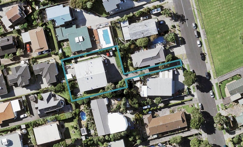 20A Mccrystal Avenue, Bucklands Beach, Auckland - Carousel 1