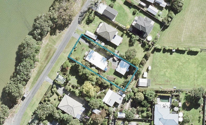 17 Riverside Drive, Warkworth - Carousel 1