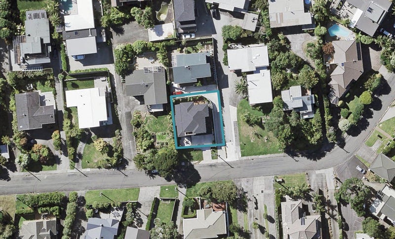 13A Parr Terrace, Castor Bay, Auckland - Carousel 1
